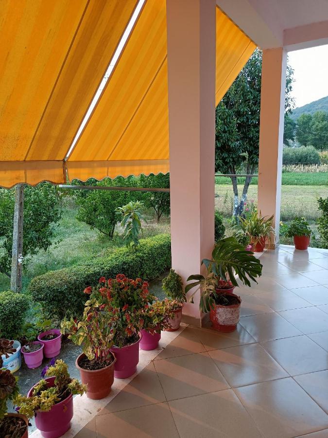 Guest House Fetie Berat Exterior photo