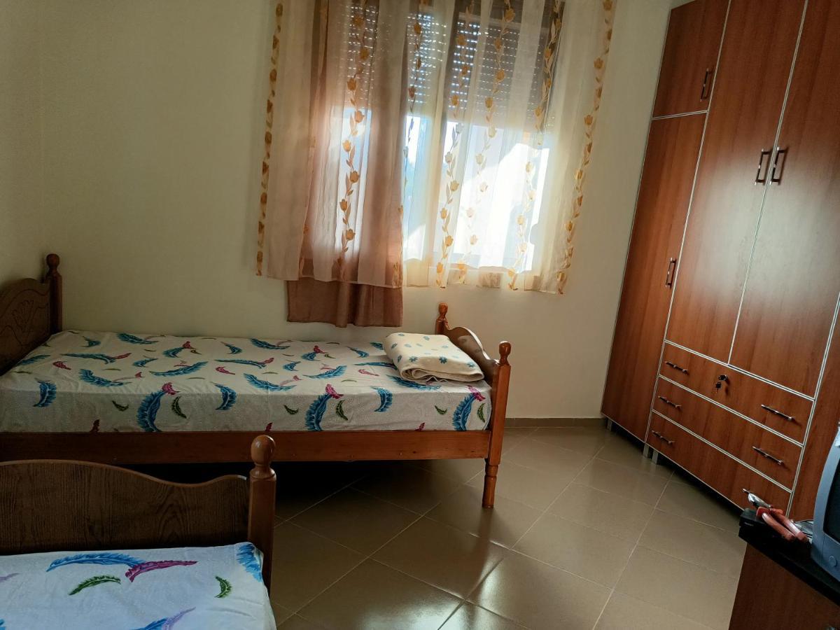 Guest House Fetie Berat Exterior photo